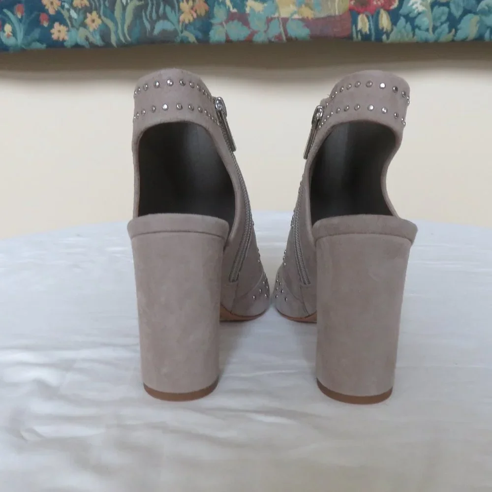 Vince Camuto Studded Suede shoes NWT 7 M
